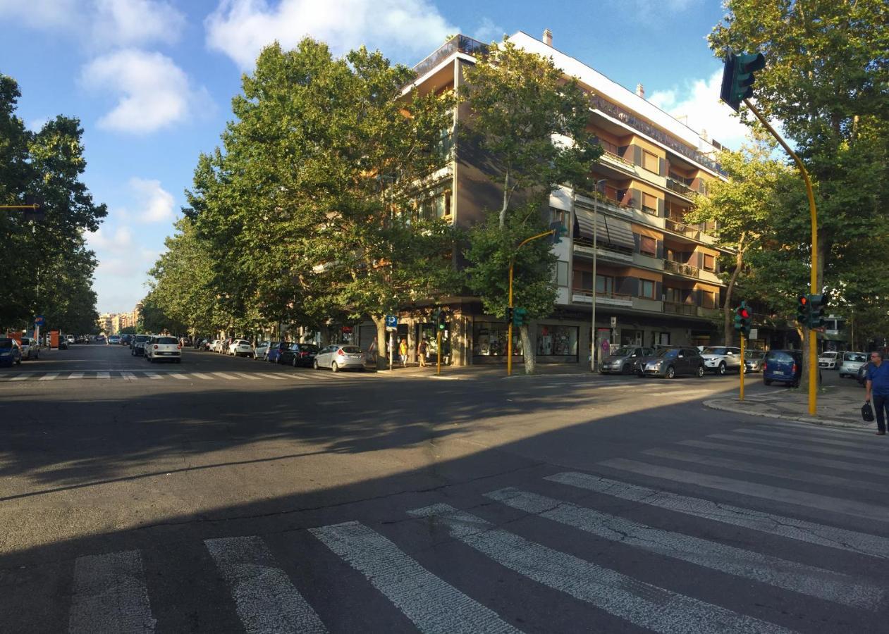 Mary'S House Hotell Lido di Ostia Exteriör bild